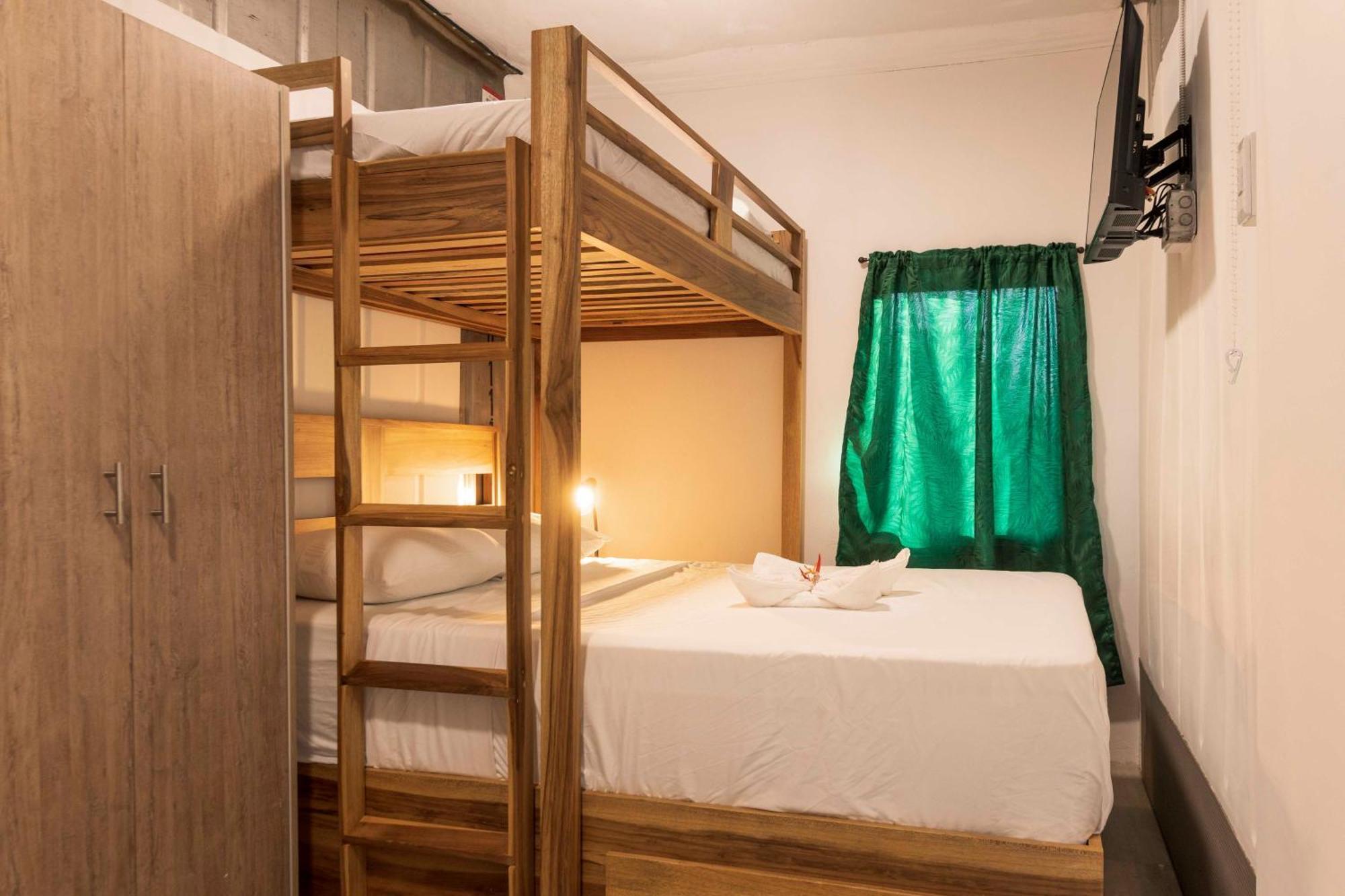 Emi'S Place Container Living Uvita Ngoại thất bức ảnh