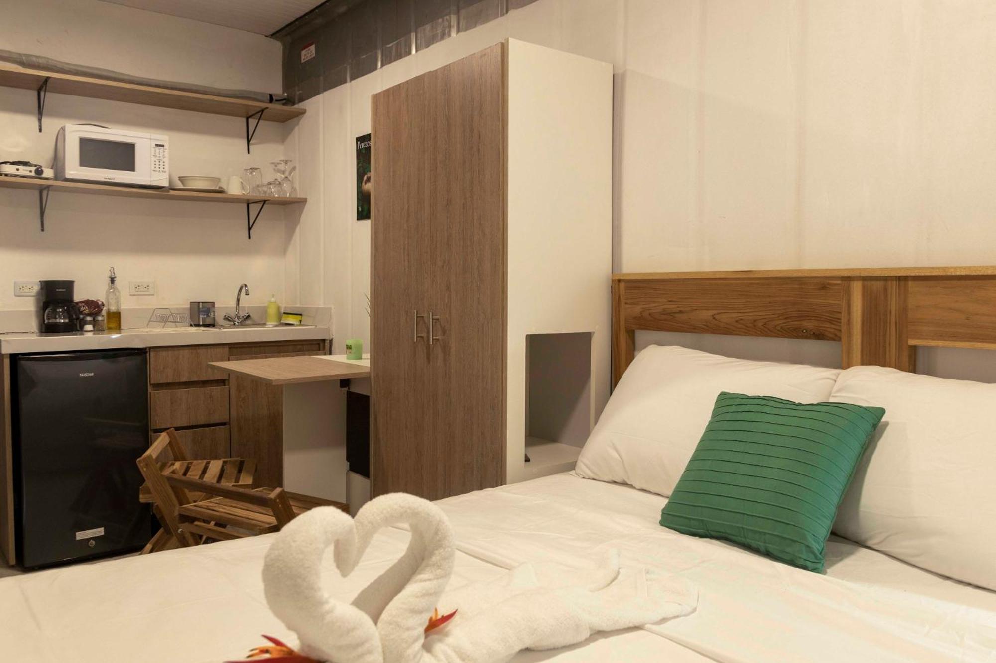 Emi'S Place Container Living Uvita Ngoại thất bức ảnh