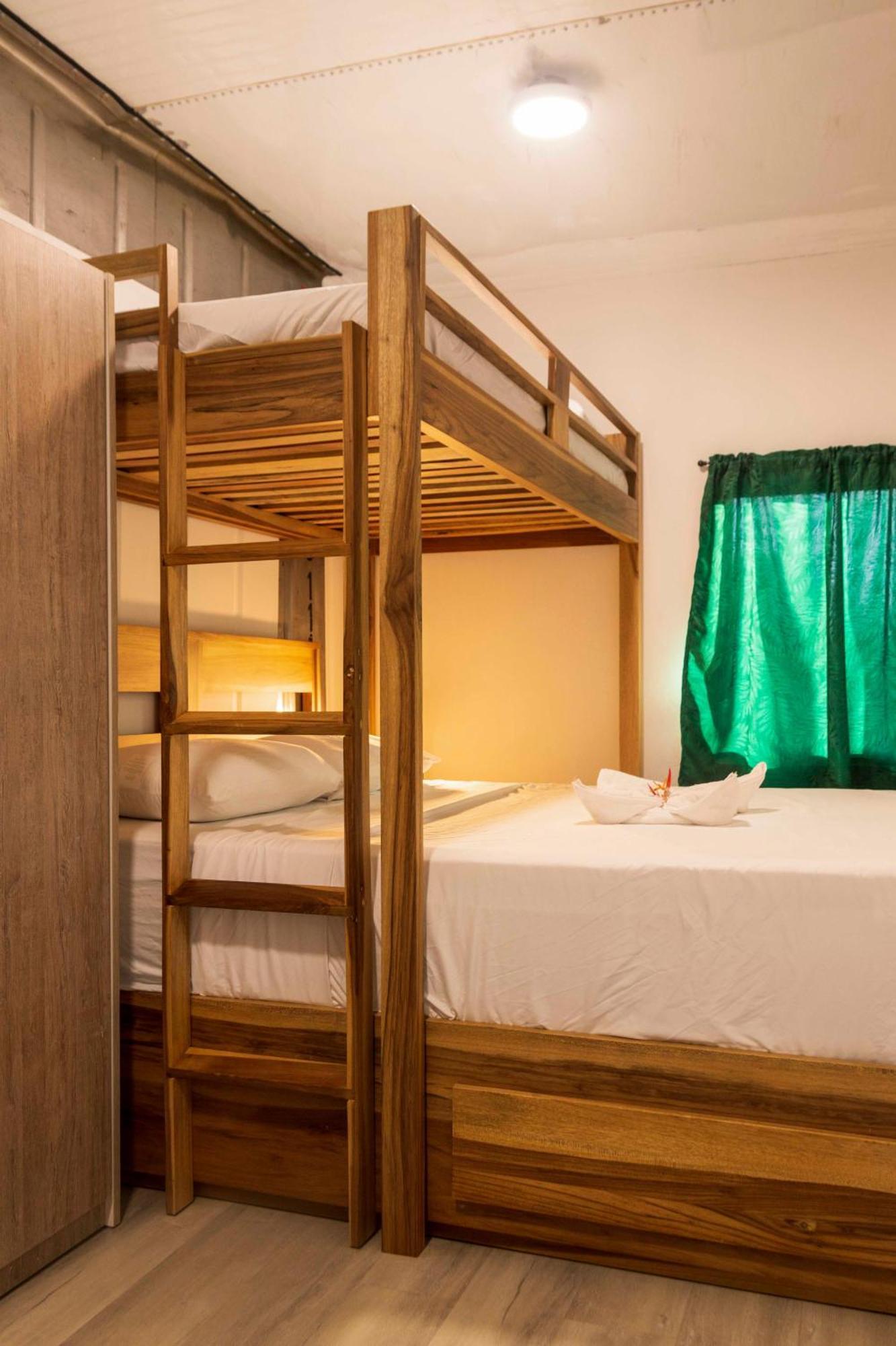 Emi'S Place Container Living Uvita Ngoại thất bức ảnh