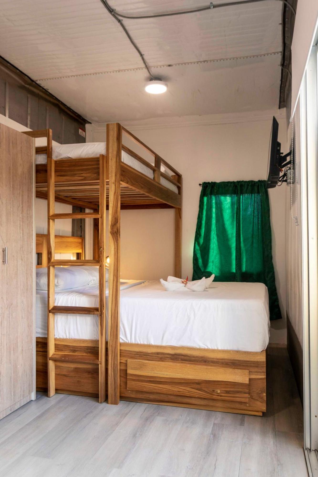 Emi'S Place Container Living Uvita Ngoại thất bức ảnh